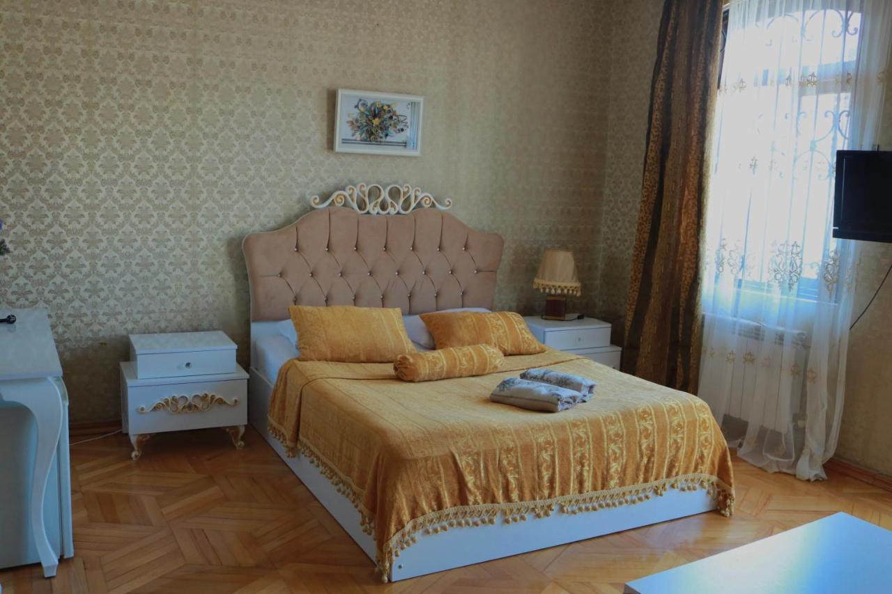 Luxors Garden Hotel Batoemi Buitenkant foto